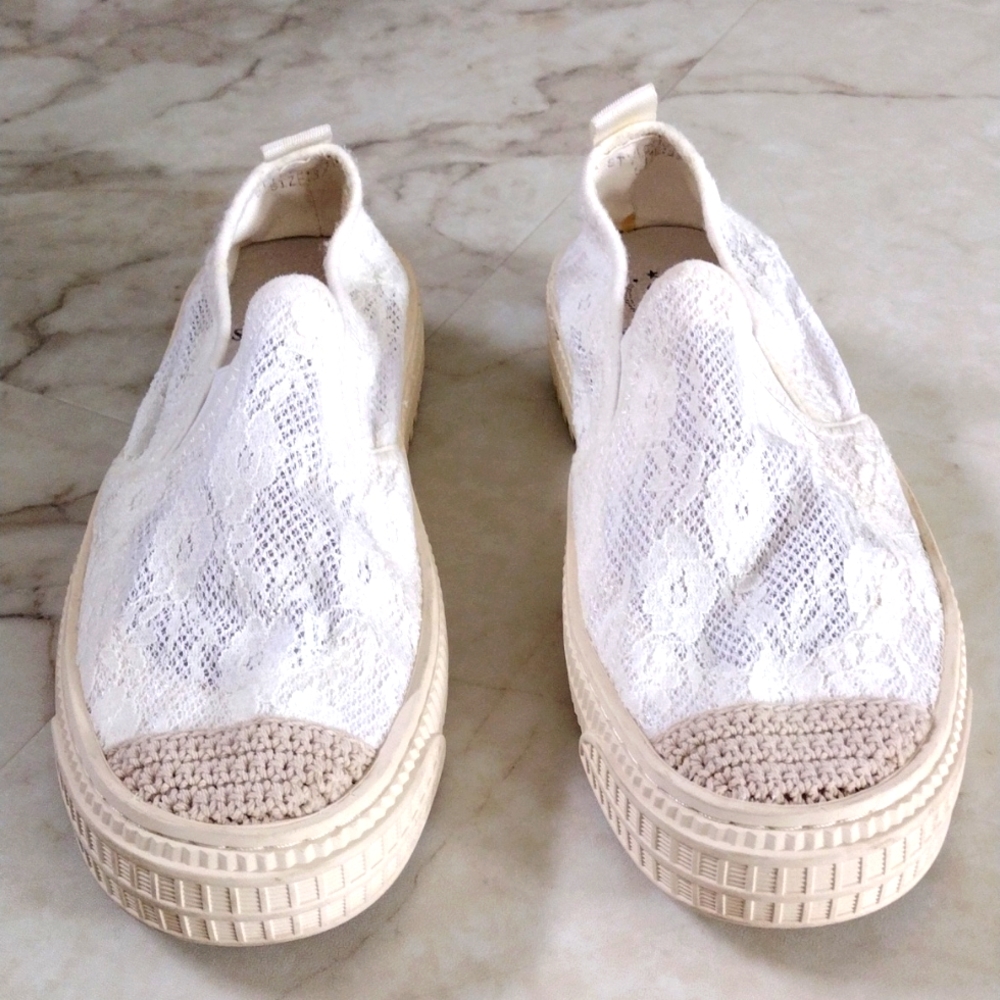 Elegant White Lace Slip-On Loafers